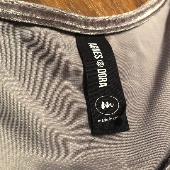 Agnes & Dora Short Sleeve Top. Size Medium. Purple - Picture 2 of 5